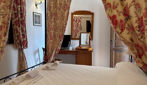 Classic Room, Patio, Garden View