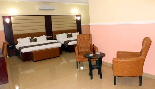 Comfort Room, Balcony, City View