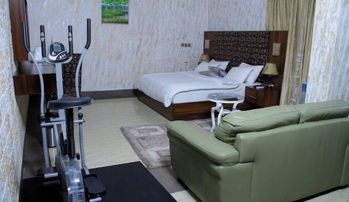 Comfort Room, Balcony, City View