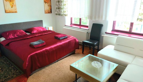 Deluxe Studio Suite