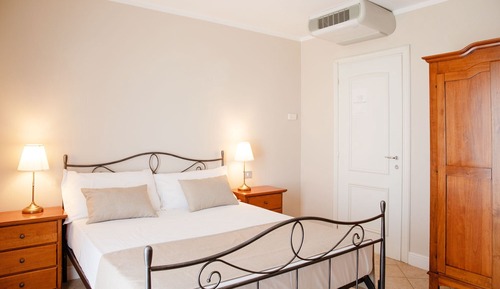Classic Room, Hill View