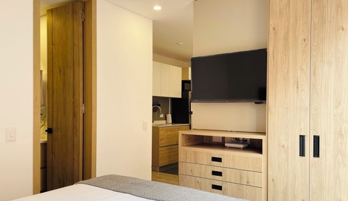 Apartment (504)