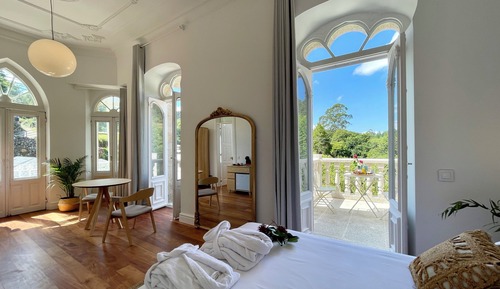 Deluxe Double Room, 1 Queen Bed, Bathtub, River View