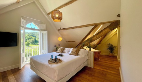 Deluxe Double Room, Private Bathroom, River View