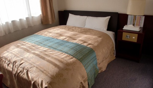 Double Room, Smoking