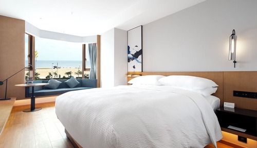 Superior Room, 1 King Bed, Ocean View