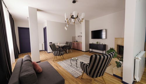 Deluxe Apartment