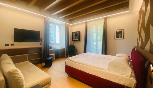 Deluxe Room, Balcony
