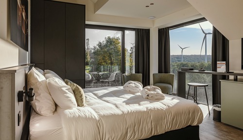 Luxury Suite, 1 Bedroom, Jetted Tub, Garden View