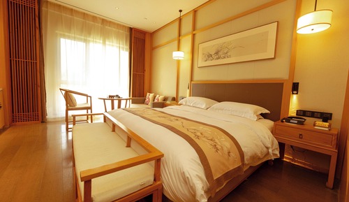 Classic Double Room, Lake View