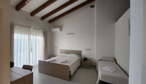 Triple Room, Partial Sea View