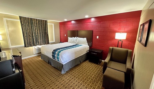Standard Single Room, 1 King Bed, Smoking