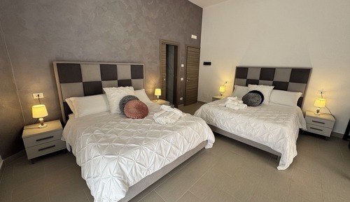 Emerella Luxury Family Suite Room 6