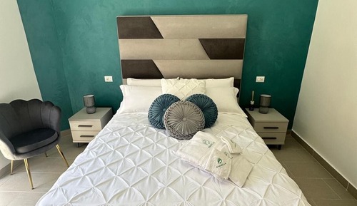 Emerella Luxury Suite Room 7