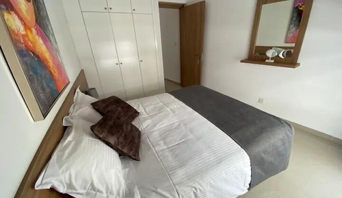One Bedroom Apartment Suite 309