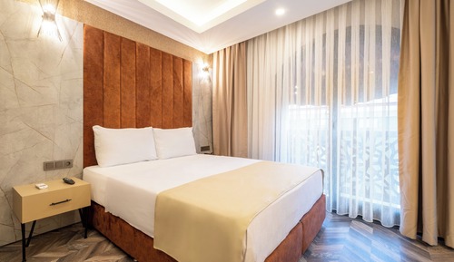 Classic Double Room, City View