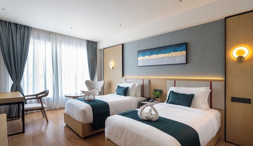 Club Room, 2 Twin Beds, Non Smoking, City View
