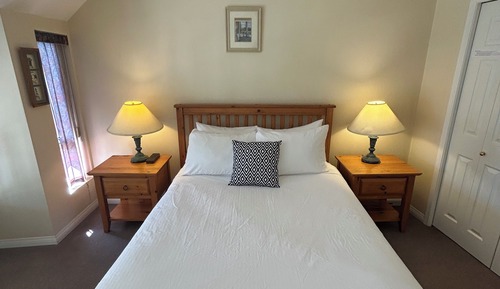 Basic Loft, 1 Queen Bed with Sofa bed, Courtyard Area