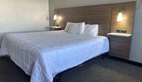 Single Room, 1 Queen Bed