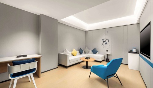 Suite, 1 King Bed, Smoking
