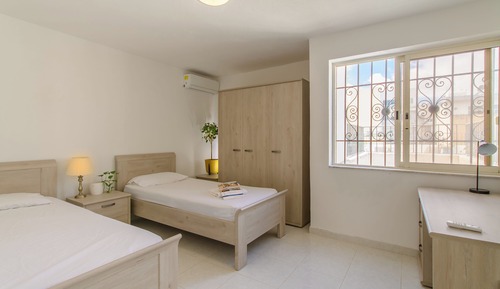 Standard Room, 1 Bedroom (SwieqiStay Room8 private bath -)