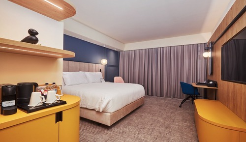 Standard Room, 1 King Bed, Balcony