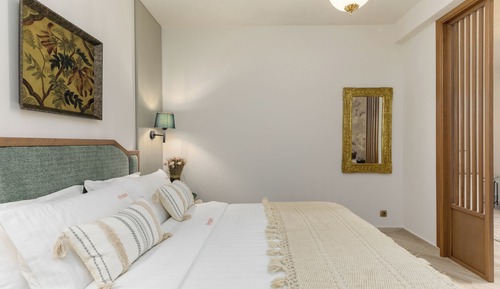 Executive Suite, Balcony