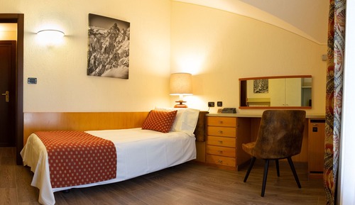 Single Room, Balcony