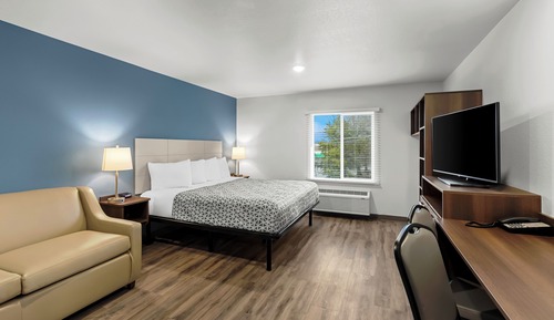 Suite, 1 King Bed with Sofa bed, Non Smoking