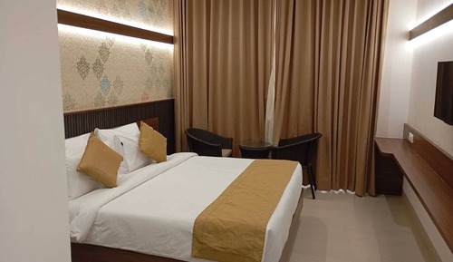 Executive Suite, City View