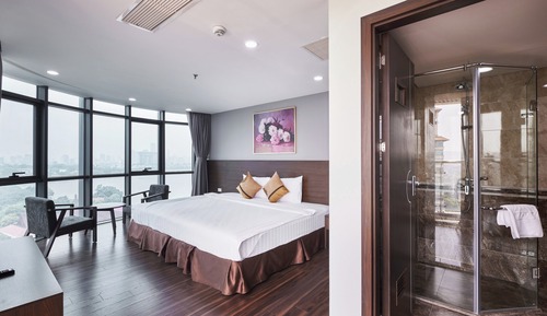 Luxury Apartment, Balcony, Lake View