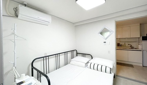 Basic Double or Twin Room, Non Smoking, Private Bathroom (Self Check-In, non-Korean nationals only)