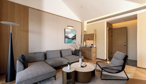 Business Room, Garden View