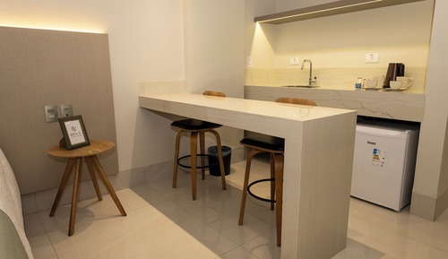 Comfort Room, 1 Bedroom, City View