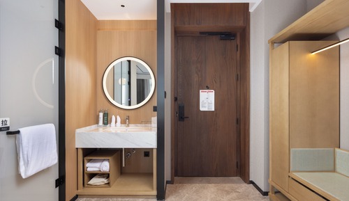 Room, 1 King Bed (High Floor)