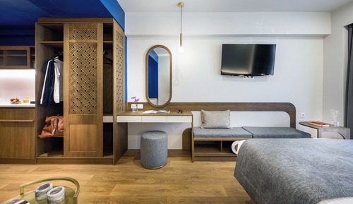 Comfort Triple Room, City View