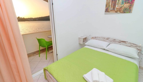 Apartment (Seafront Apartments Anthony - One Bed)