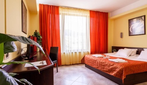 Deluxe Double or Twin Room, Garden View