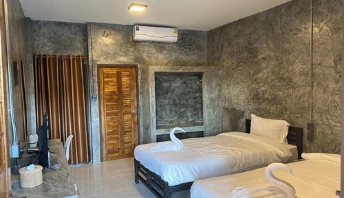 Standard Twin Room