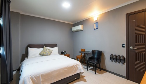 Deluxe Double Room, City View