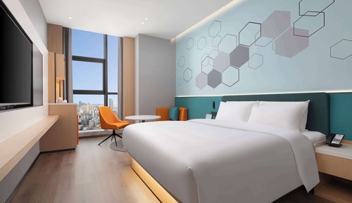 Room, Multiple Beds, Non Smoking, City View