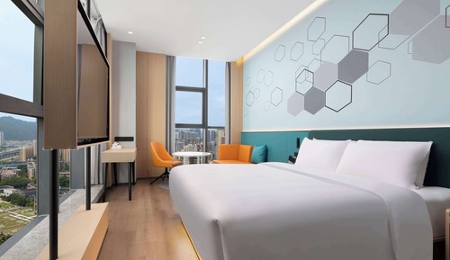 Room, 1 King Bed, Non Smoking (Freestyle)