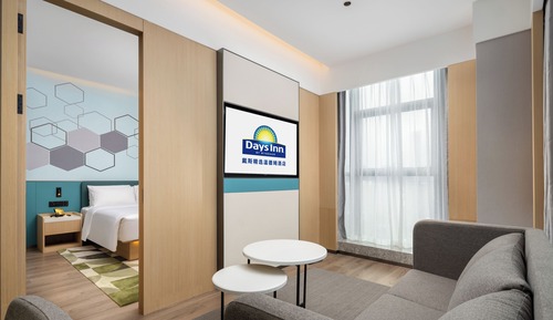 Business Suite, 1 King Bed with Sofa bed, Smoking