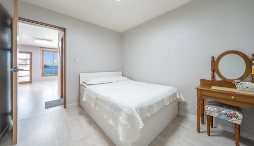 Basic Room, 2 Bedrooms (F1)