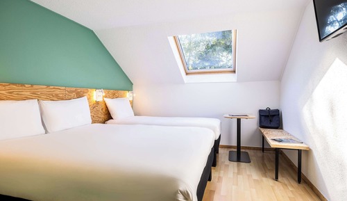 Family Room, Multiple Beds (Greet)