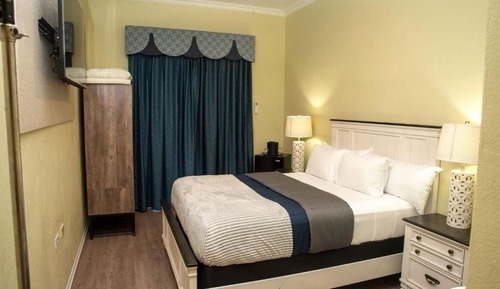 Deluxe Room, Pool View
