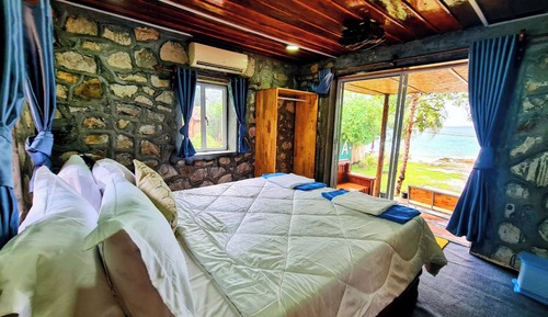 Luxury Bungalow, Sea View