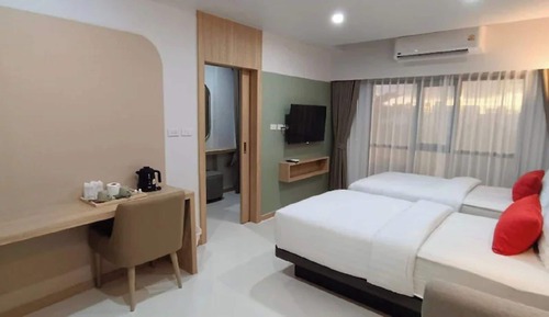 Deluxe Twin Studio