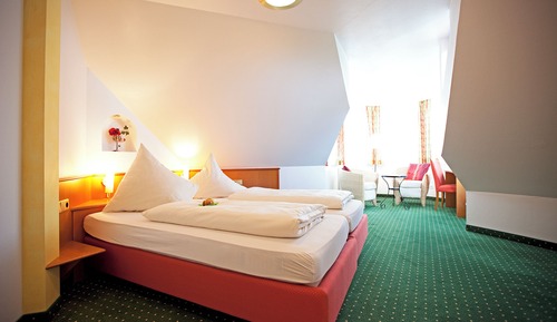 Deluxe Double Room, Garden View