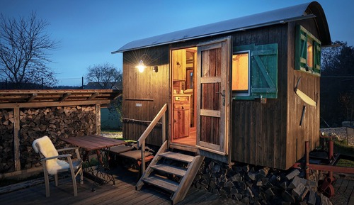 Bungalow, Garden View